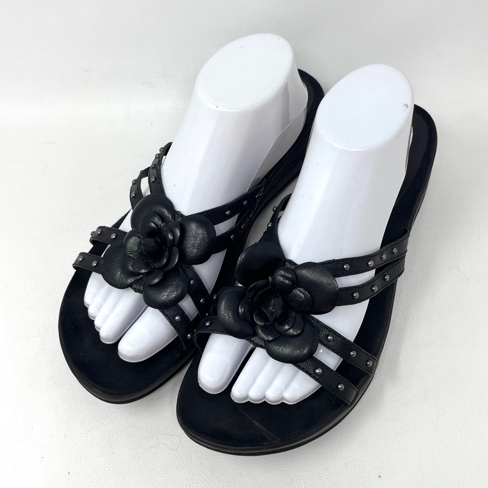 Bare‎ Traps Joy Black Strappy Flower 3D Studs Sandals 11 Casual Feminine Comfort